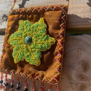Vintage Artisian Handbeaded Small Bag / Purse w/ Flower